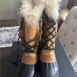 BNIB Sorel Tofino Snow Boot